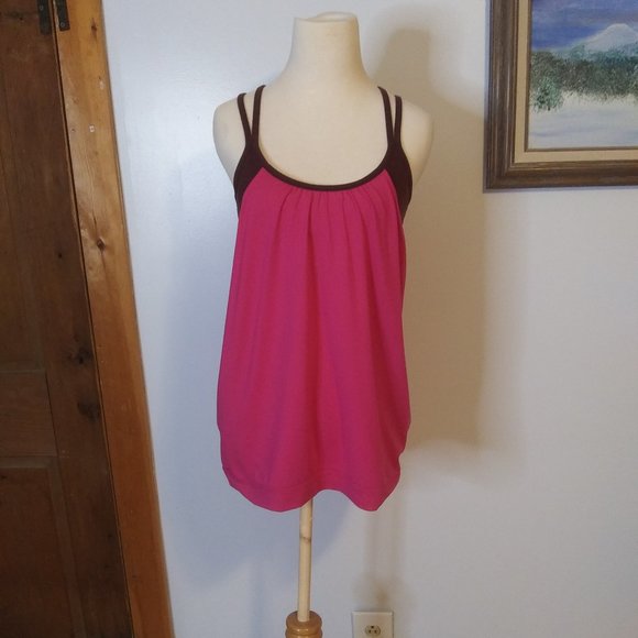 Athleta workout tank size medium Built in sports bra  Interesting  back detail - Picture 1 of 12